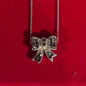 Silver and gray stone bow necklace